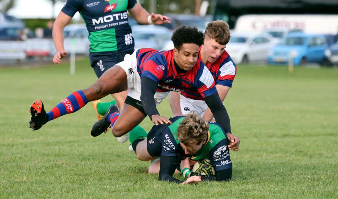 Saturday 15th October 2022 | Ballynahinch vs Clontarf

Rory Butler is tackled by Aitzol King during the AIL clash between Ballynahinch and Clontarf at Ballymacarn Park, Ballynahinch, County Down, Northern Ireland. Photo by DICKSON DIGITAL/John Dickson